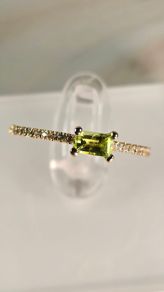 Peridot 9K Gold Ring — Sevilla
