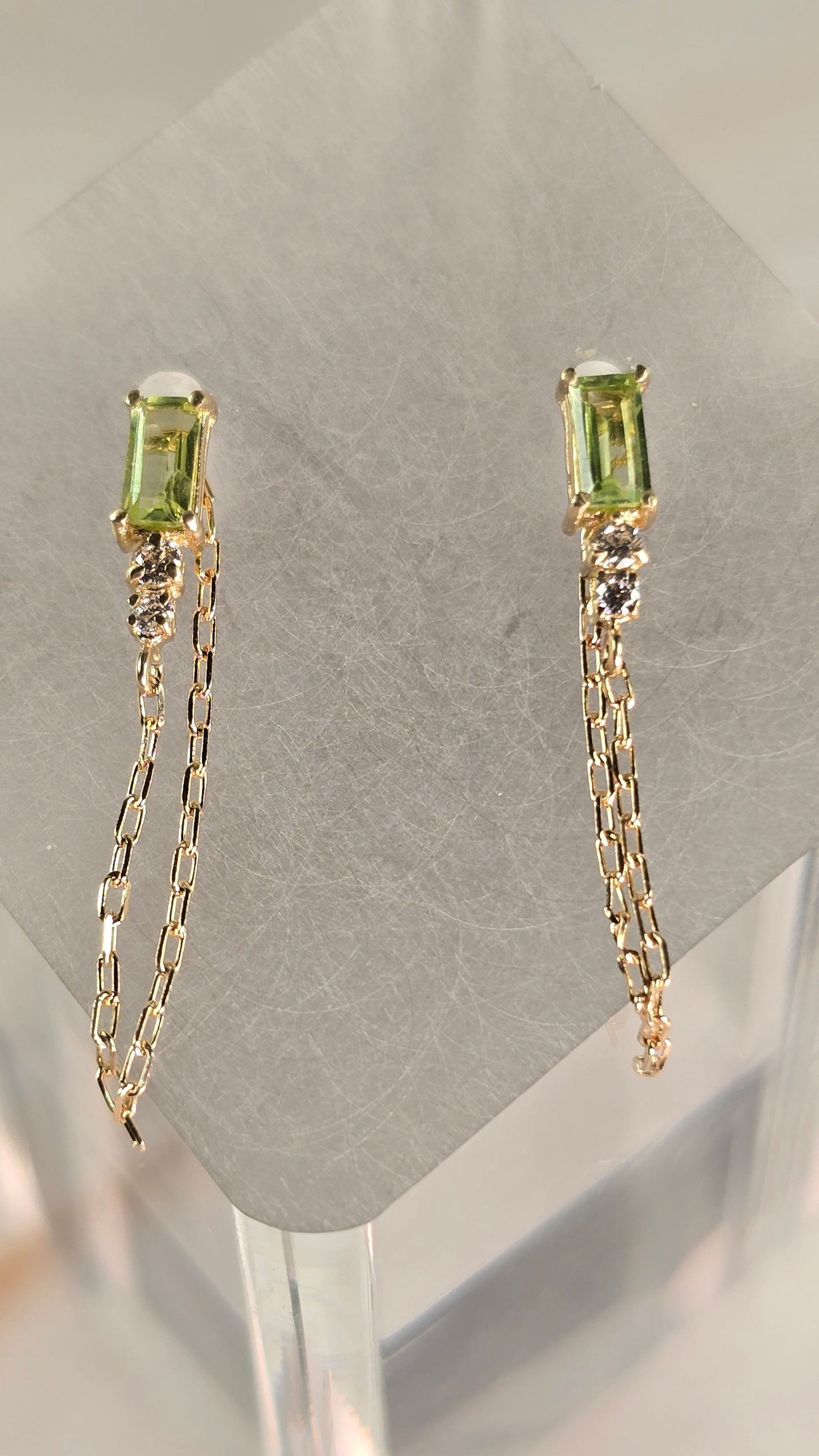 OROSENDA earrings — Peridot 9K Gold Earrings — Sevilla | OROSENDA