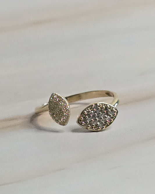 Zircon 9K Gold Ring — Aureo