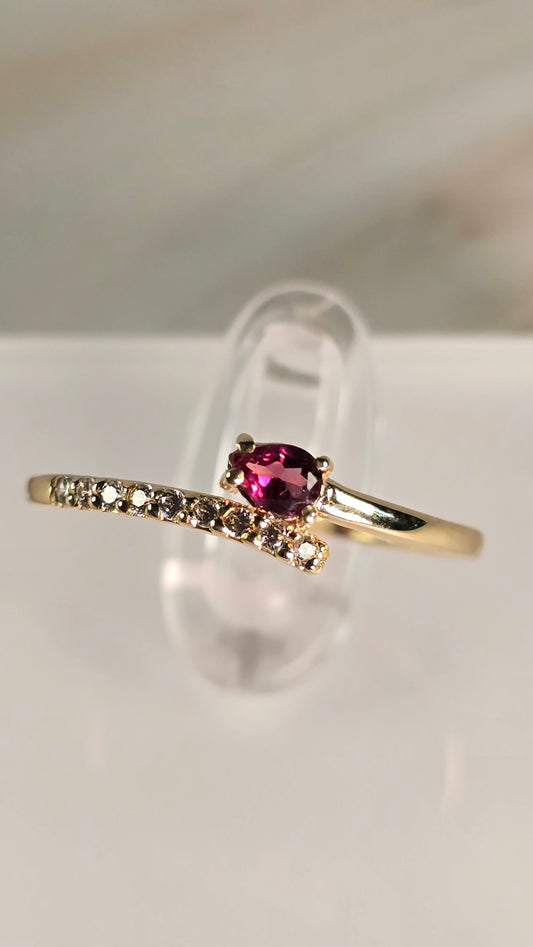 Rhodolite & Zirconia 9K Gold Ring — Sevilla