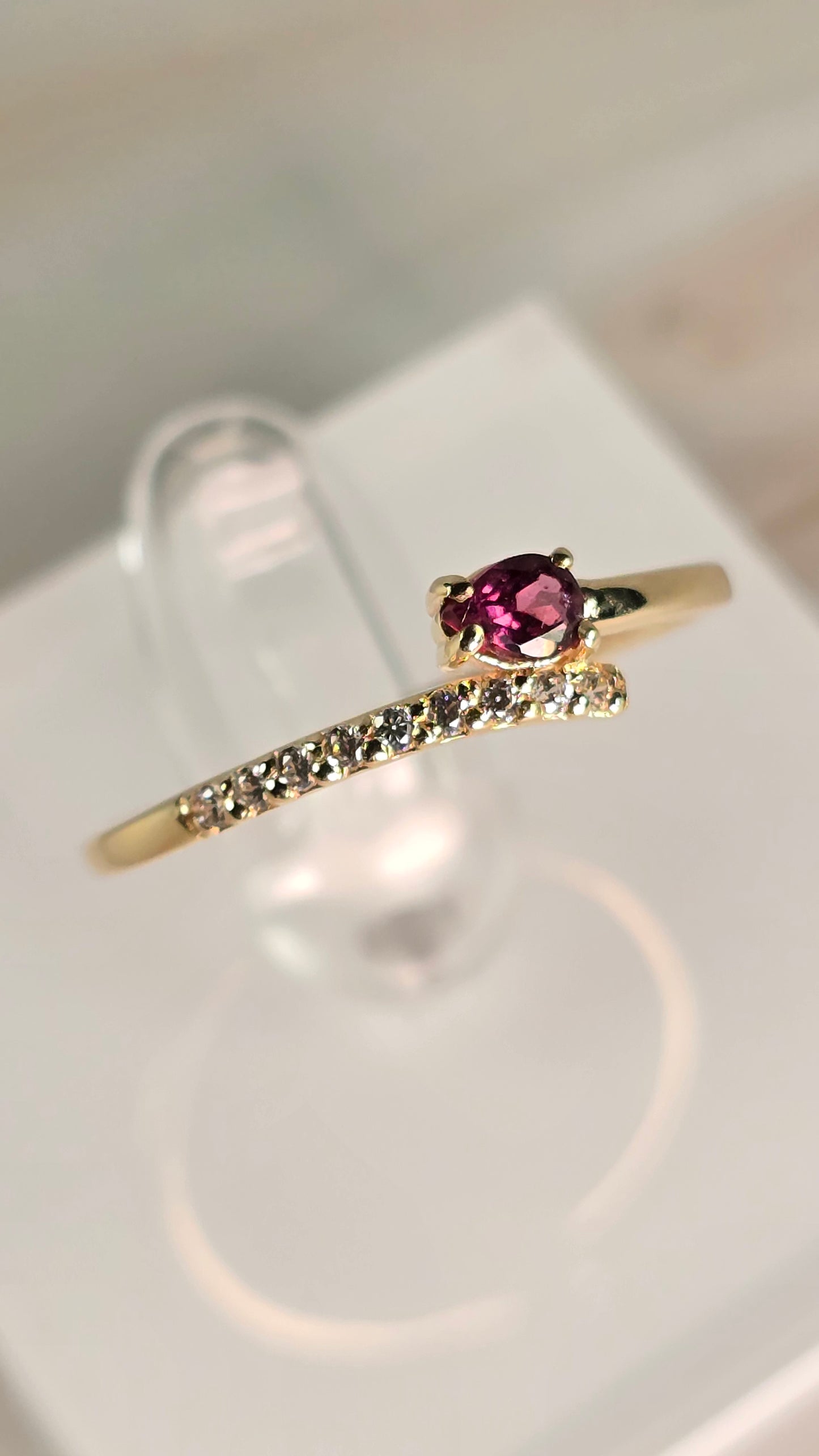 Rhodolite & Zirconia 9K Gold Ring — Sevilla