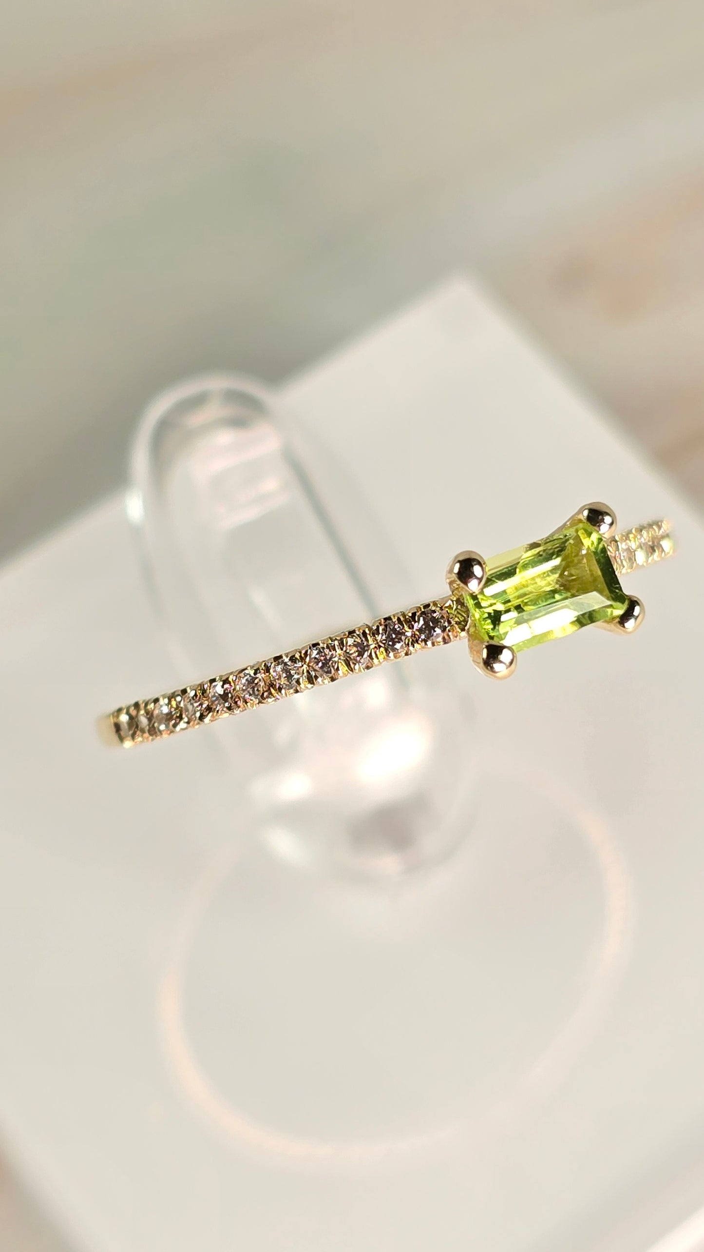 Peridot 9K Gold Ring — Sevilla