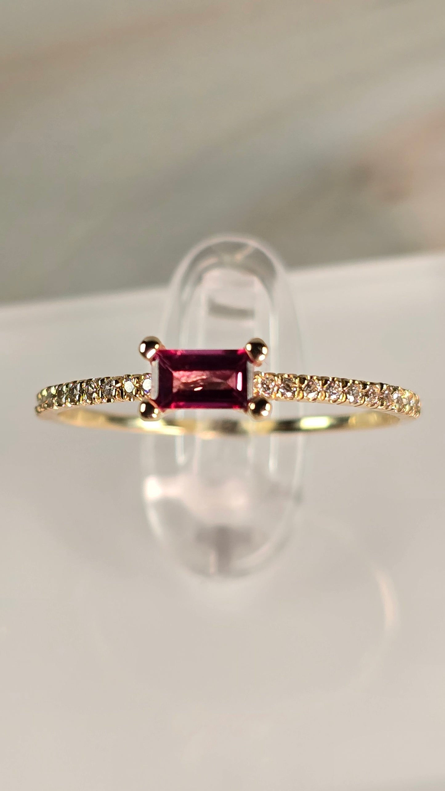 Pink Topaz Ring — Sevilla in 9K Gold