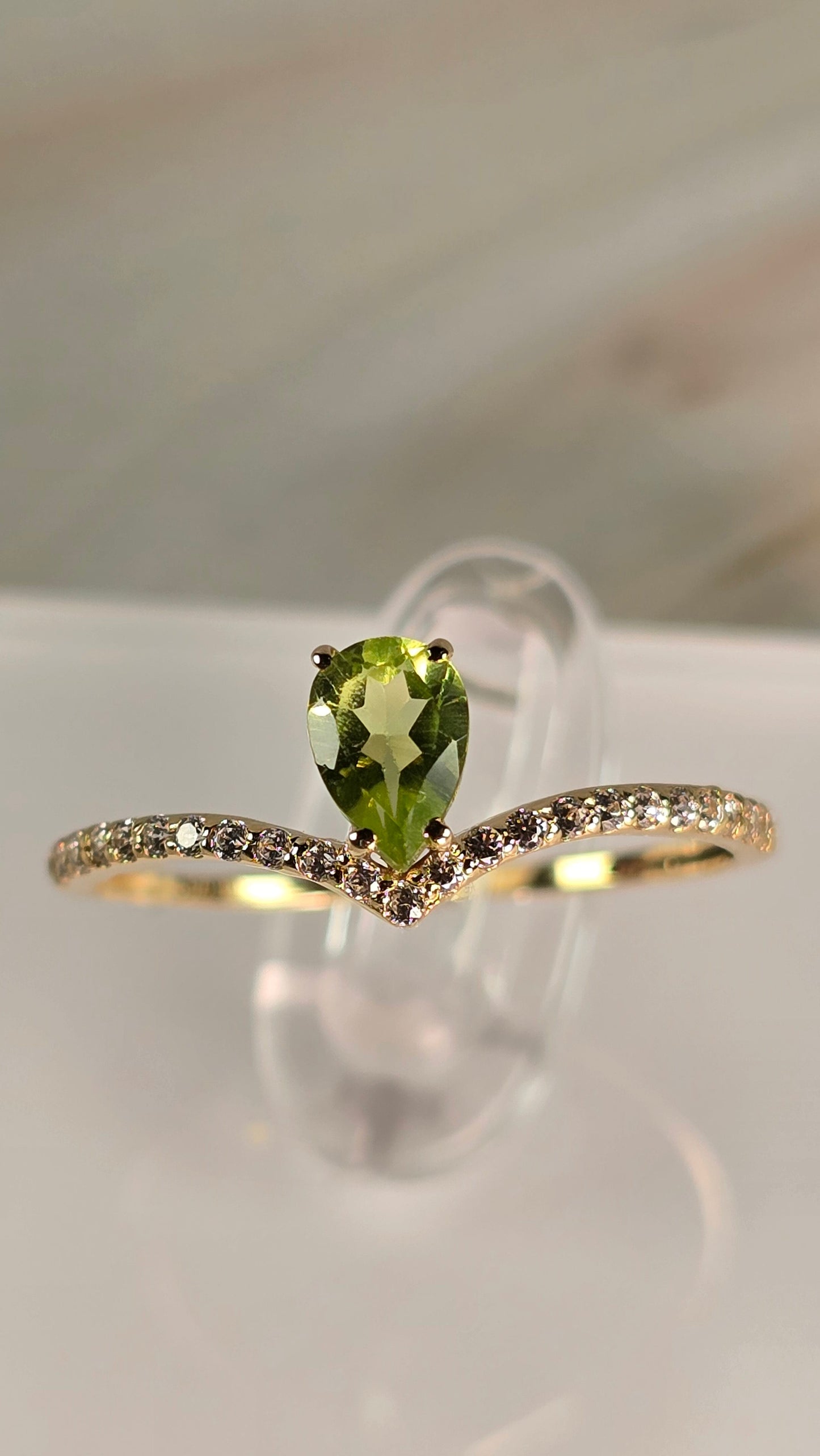 OROSENDA ring — Peridot 9K Gold Ring — Sevilla | OROSENDA