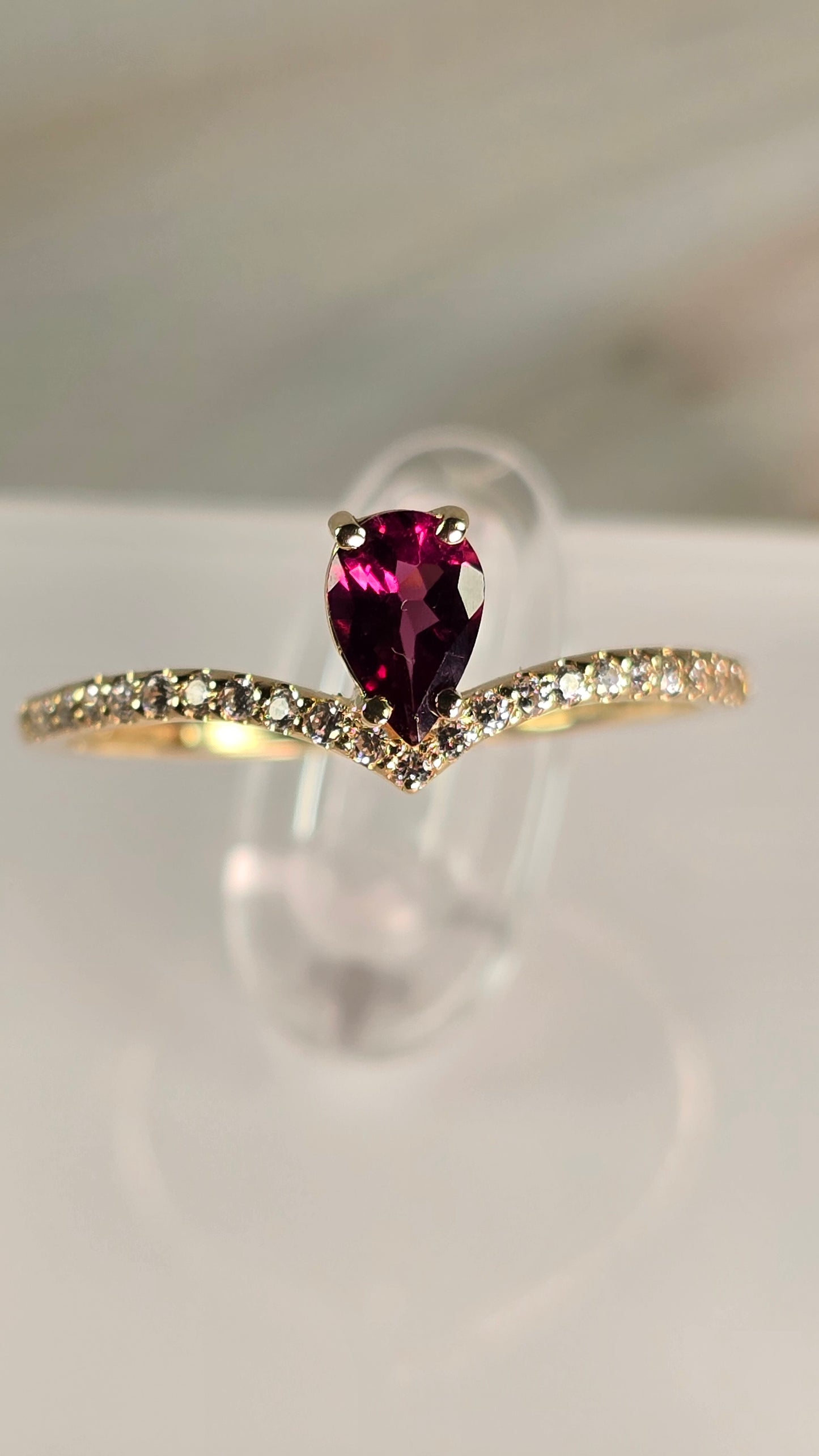 Rhodolite 9K Gold Ring — Sevilla