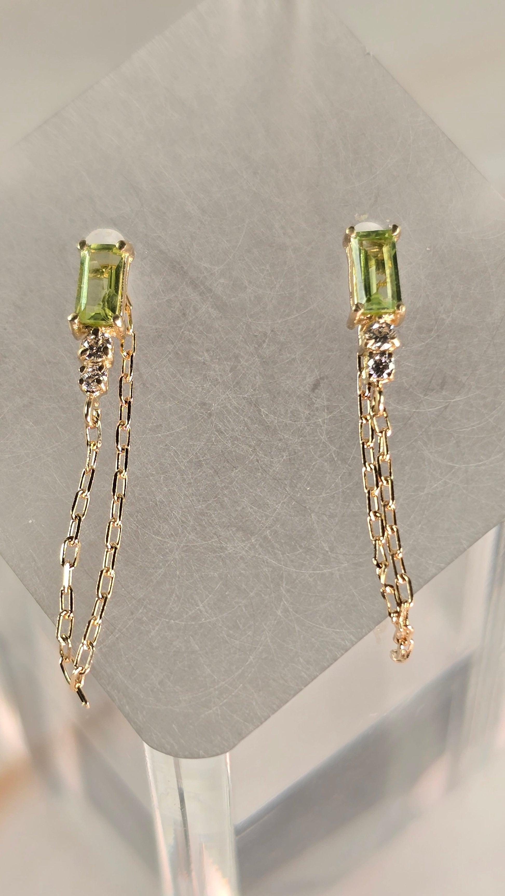 OROSENDA earrings — Peridot 9K Gold Earrings — Sevilla | OROSENDA