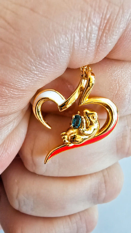 The Heart Pendant - Entre Mundos