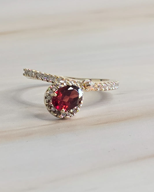 Garnet & Zircon 9K Gold Ring — Aureo | OROSENDA