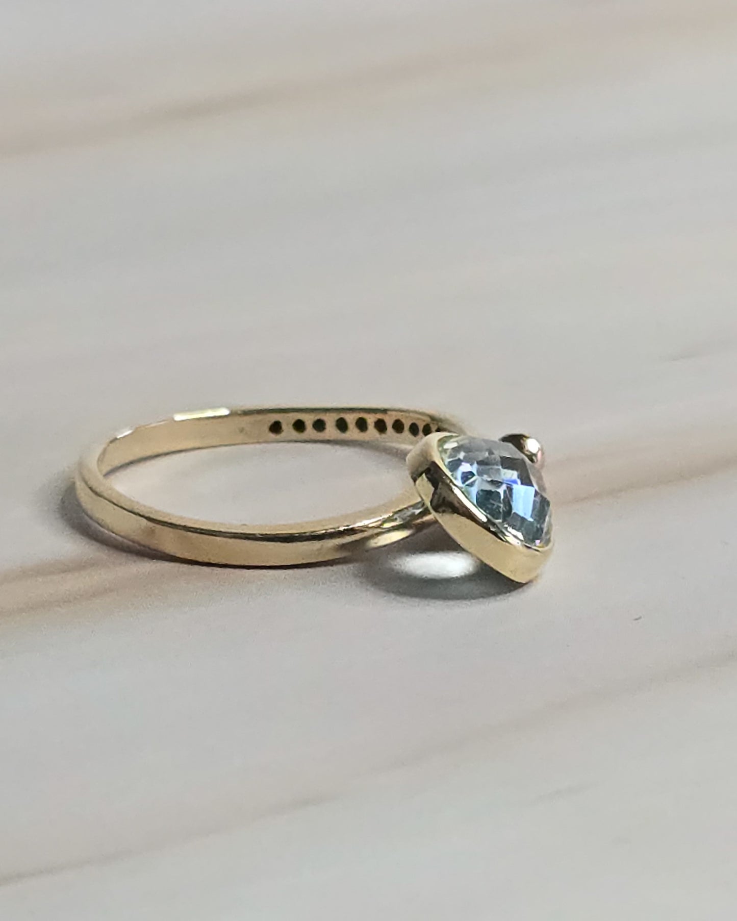 Blue Topaz 9K Gold Ring — Aureo | OROSENDA