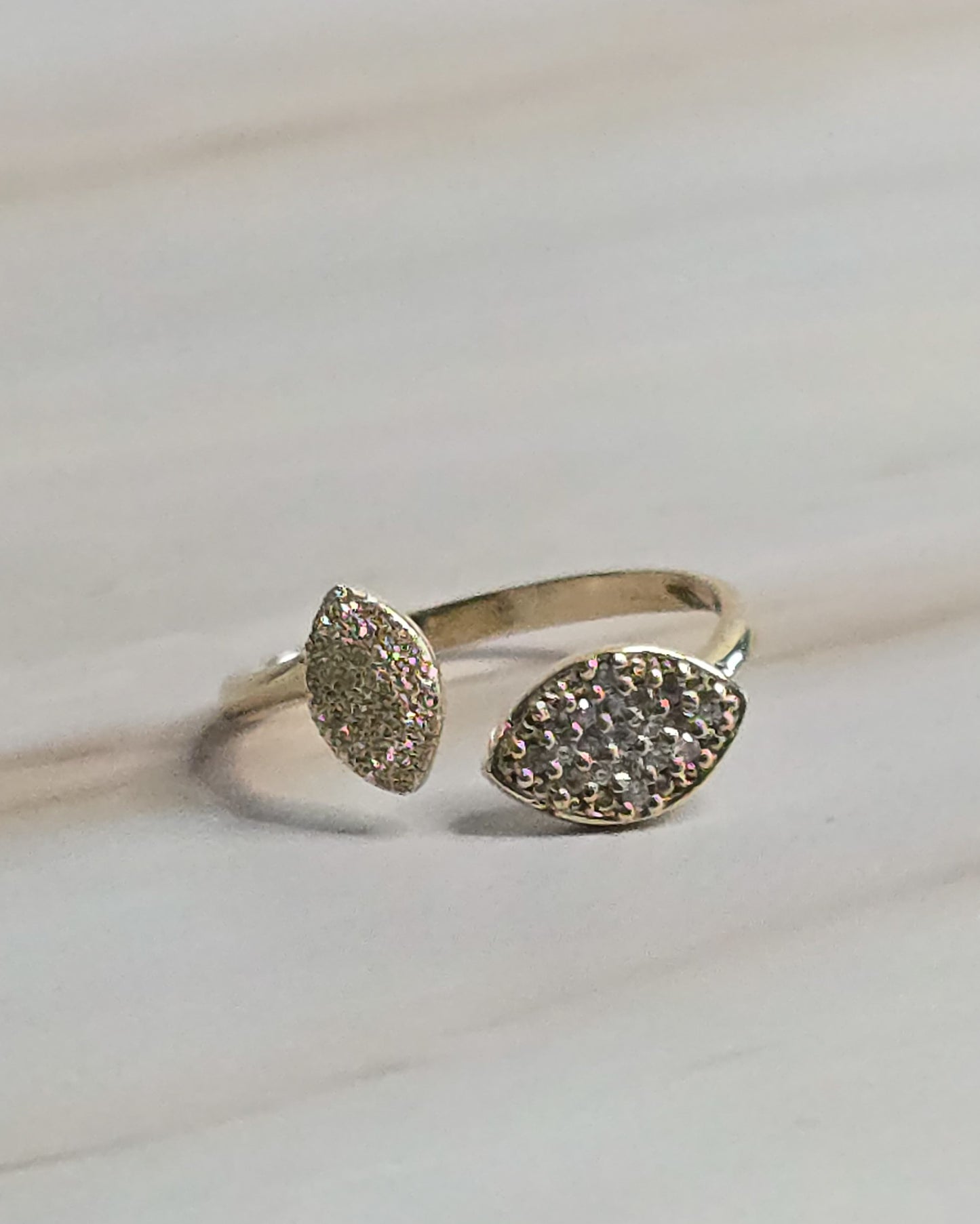 Zircon 9K Gold Ring — Aureo