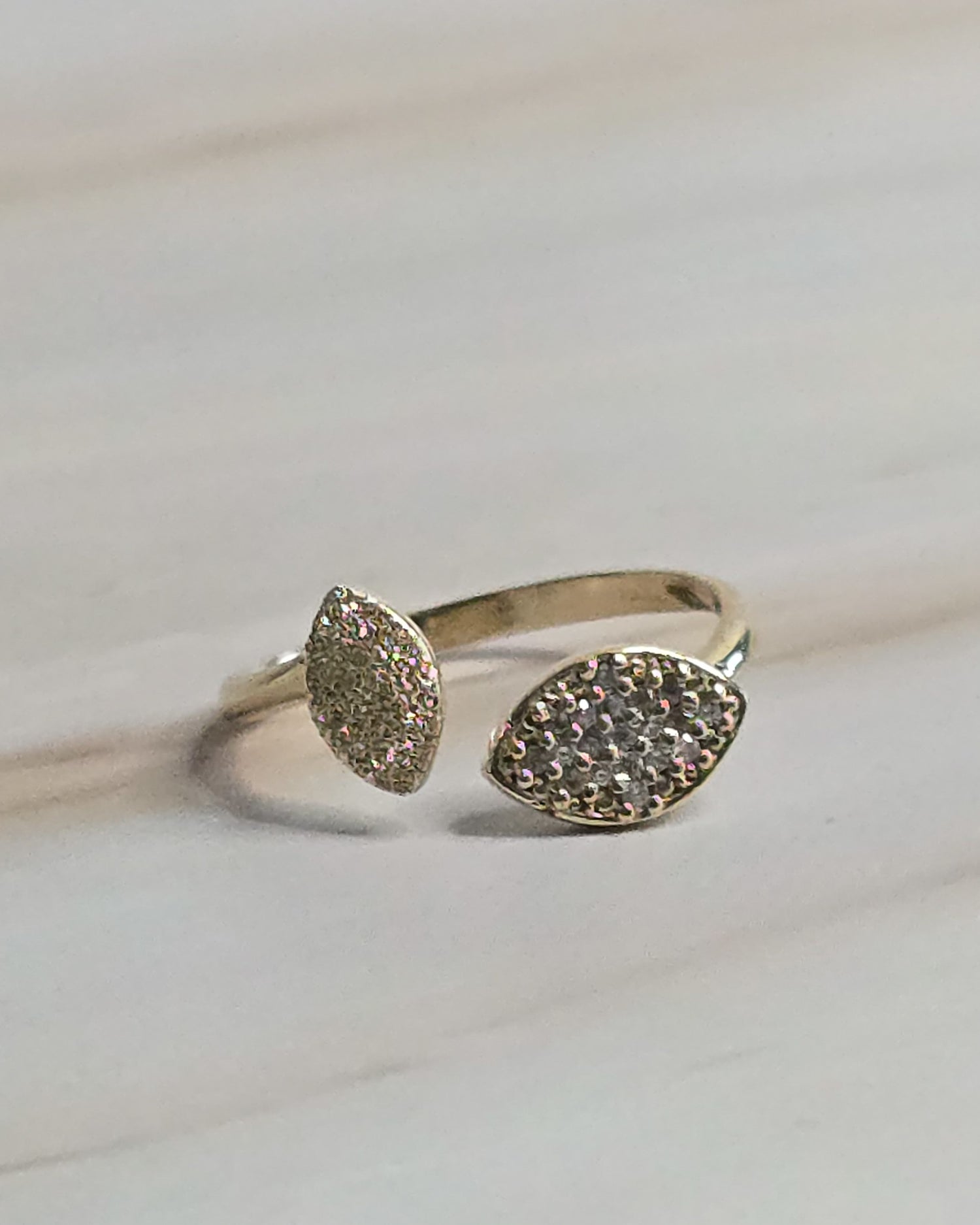 Zircon 9K Gold Ring — Aureo | OROSENDA