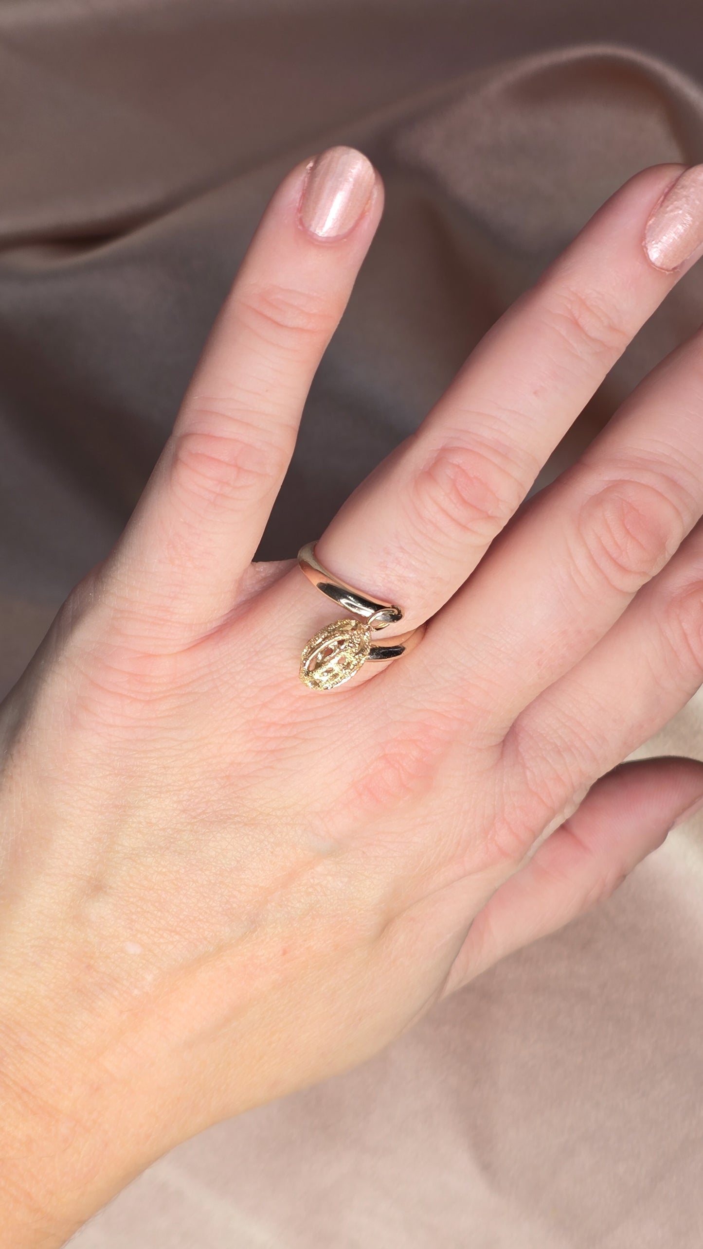 9K Italian Gold Ring — Sculpted Band — Aureo