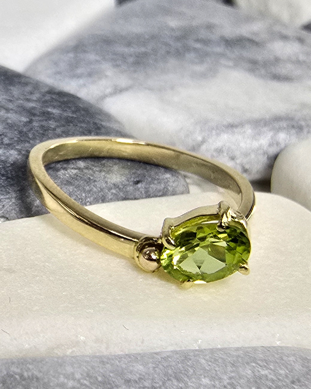 Peridot 9K Gold Ring — Aureo