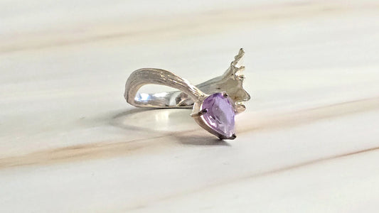 Alecto open band sterling silver 925 ring with pear cut natural amethyst by German Kabirski - front view